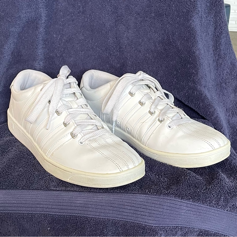 K-Swiss men’s leather court shoes